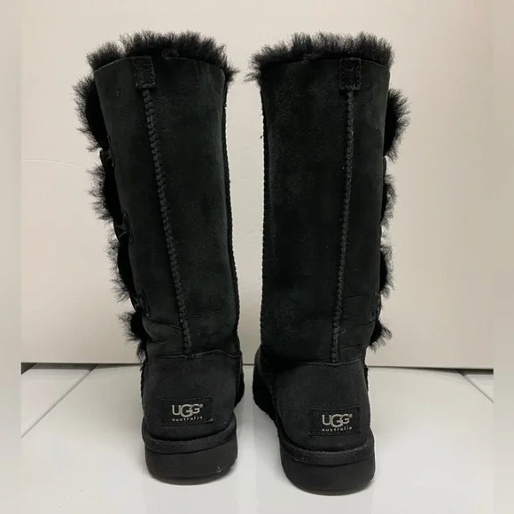 UGG Black Bailey Suede Button Triplet Boots - Size 6 - Picture 4 of 8